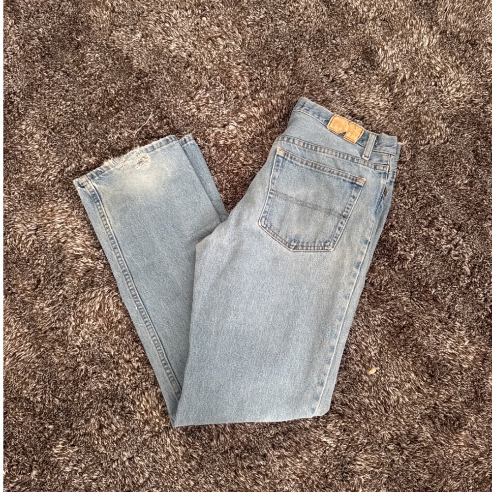 Urban Pipeline UP Mens 33x34 Light Wash Denim Jeans Relaxed Fit Distressed